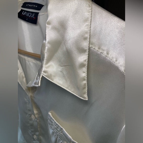 Elegant White Satin Blouse - Picture 6 of 9